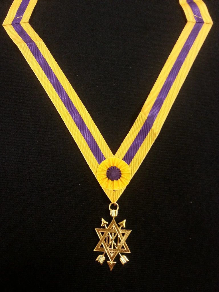 OMS Collerette de S.G. en chaire et bijou