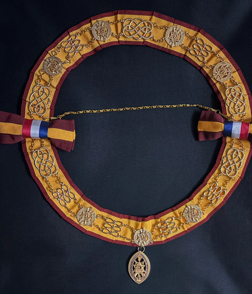 Chaines de Grand Officier national ou provincial