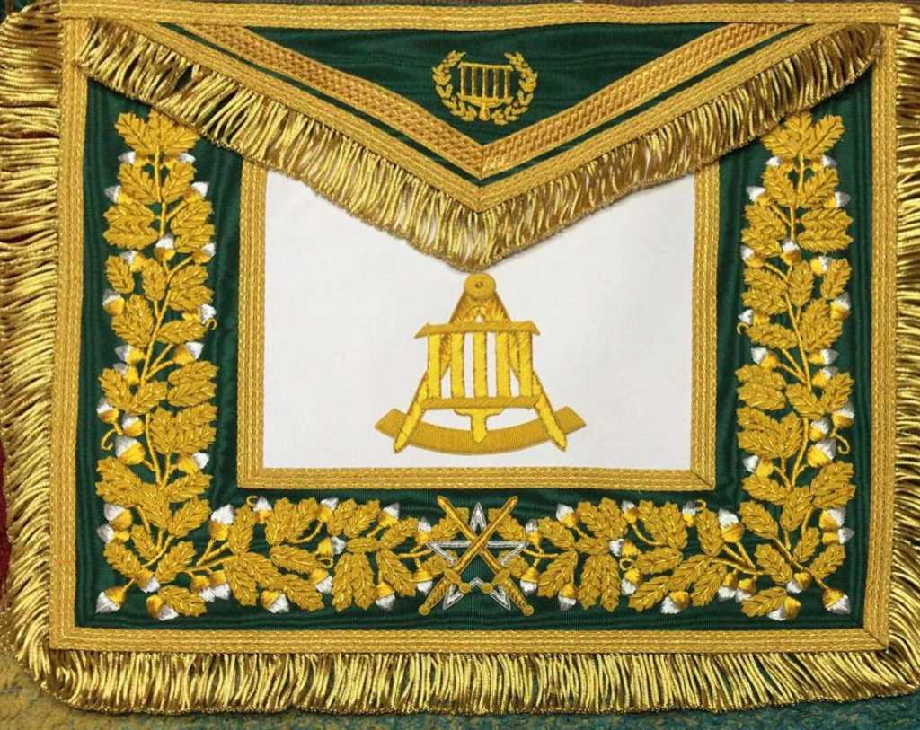 GMA Tablier très richement brodé main pour T.R.F