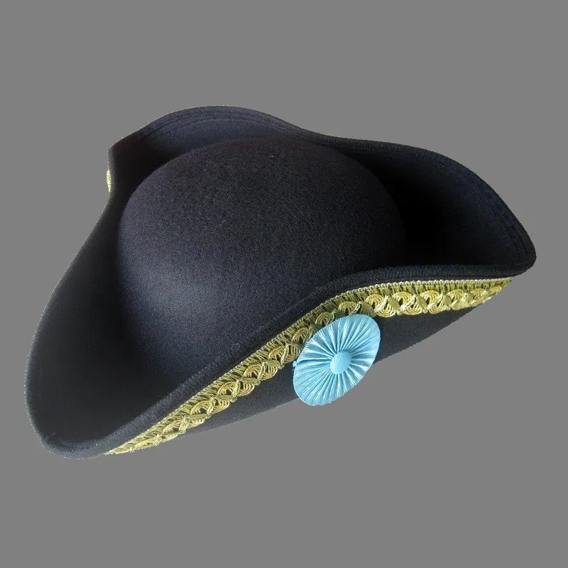 Tricorne en feutre de laine noire (livré avec sa rosette bleu pale) taille unique