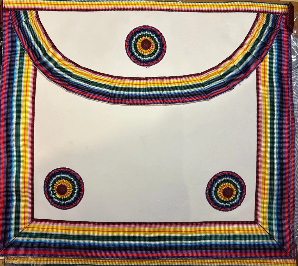 NAR Tablier en peau de "Membre"