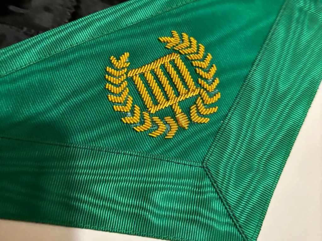 GMA Tablier en peau de Maçon Allié, bavette brodée main