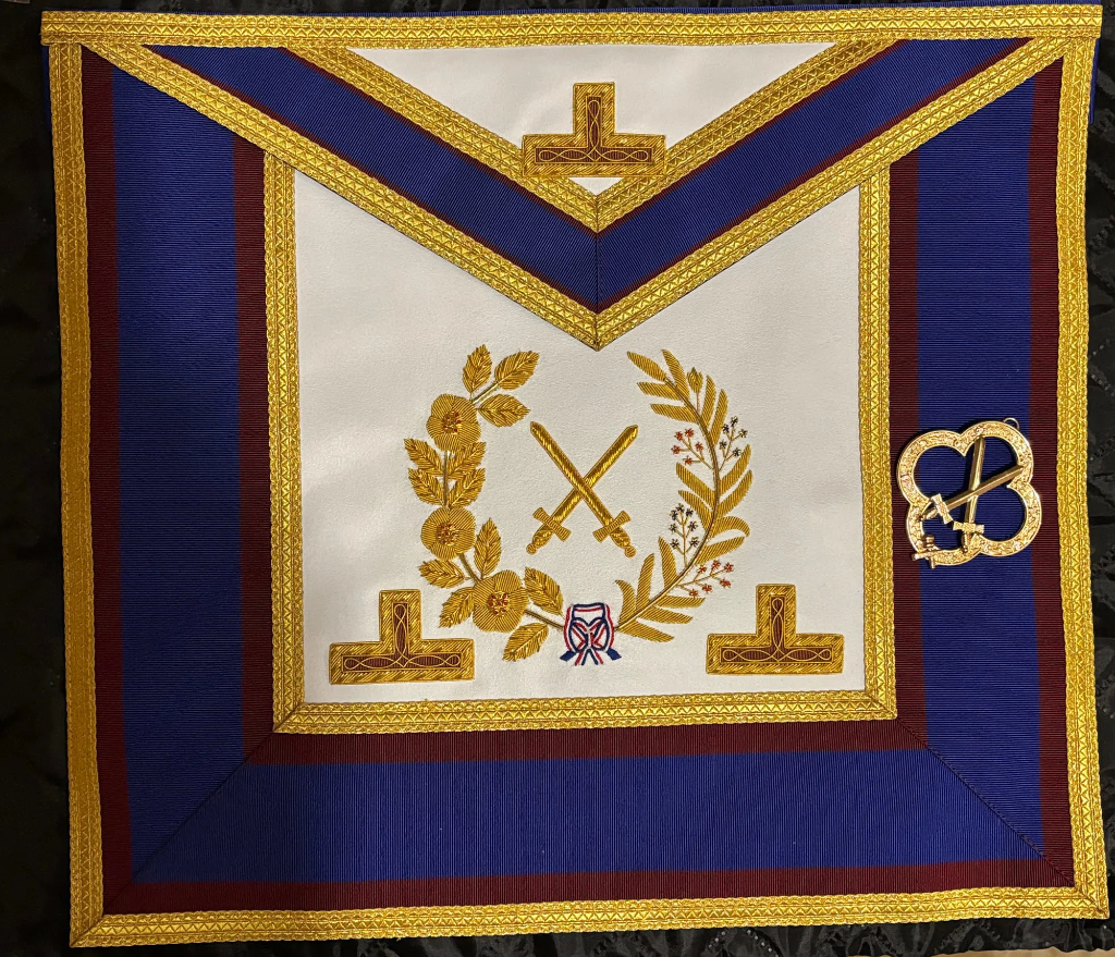 MMM Tablier de Grand Officier grande tenue pour R.F. & H.F. centre brodé main