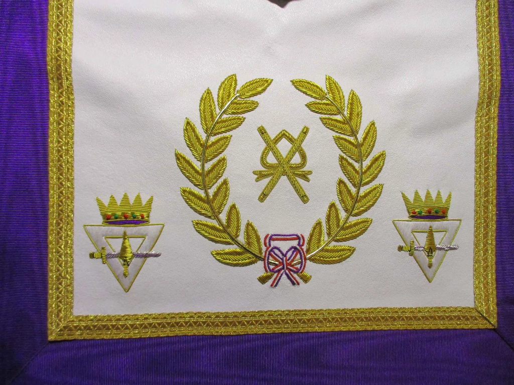 MRC Tablier de Grand Officier grande tenue pour R.F. & H.F. centre brodé main