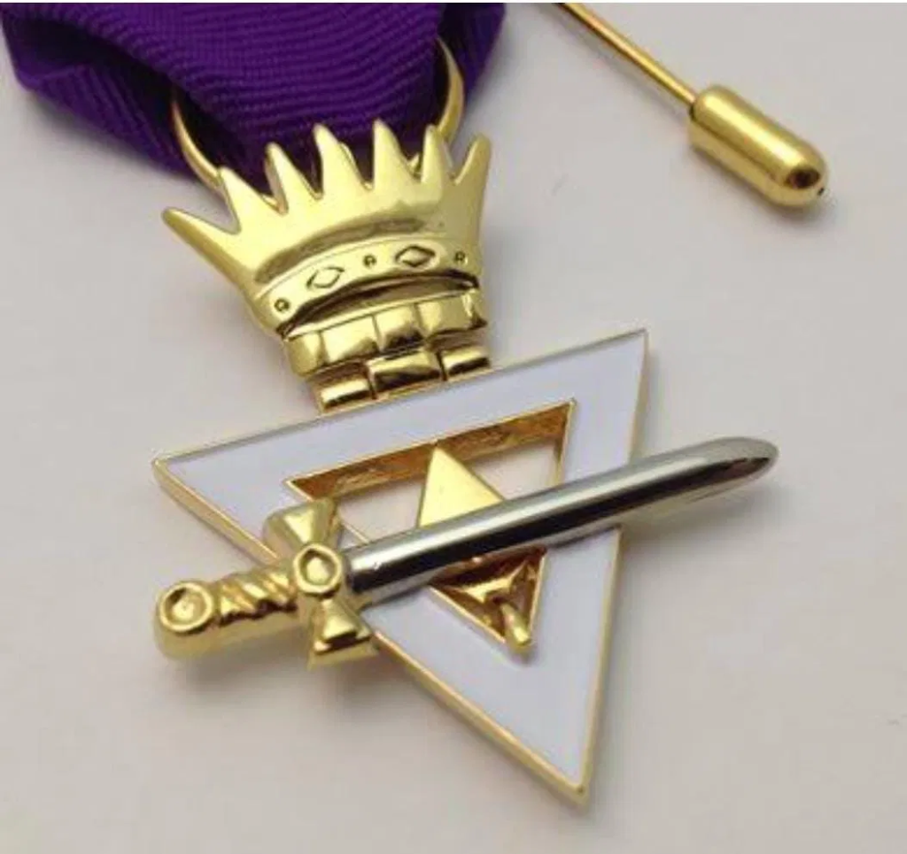 MRC Bijou de poitrine de "Membre"